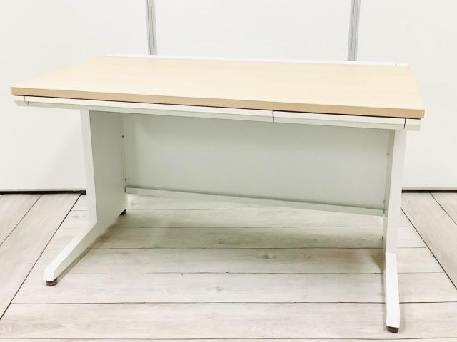 【ワイヤリング機能が充実の高品質デスク！人気のナチュラル調天板！】■オカムラ（okamura）製　アドバンス（ADVANCE）シリーズ　平机　W1200×D700×H720mm　■引き出し付き　■ナチュラル天板　メーカー表記：ネオウッドライト