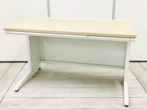 【ワイヤリング機能が充実の高品質デスク！人気のナチュラル調天板！】■オカムラ（okamura）製　アドバンス（ADVANCE）シリーズ　平机　W1200×D700×H720mm　■引き出し付き　■ナチュラル天板　メーカー表記：ネオウッドライト