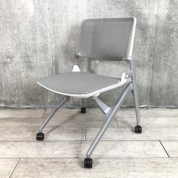 【関東倉庫在庫品】【シンプルデザインで使いやすいチェア！研修セミナーにオススメ！】■オカムラ製　マルカ　ネスティングチェア　■シルバー【弊社使用欄：A01002127】【ECBMC】