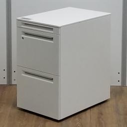 ★オカムラ製　プロユニットアドバンス　ホワイト　3段　ワゴン　フリアド用　W390×D580×H650サイズ　シリンダー錠　平机・フリーアドレスデスクのお供に！　フリーアドレスデスク用3段ワゴン！！