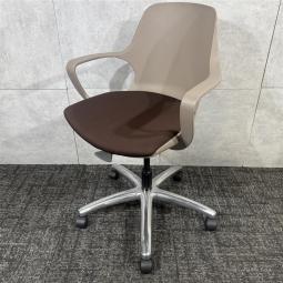 【オフィスにもご自宅にもフィット！】関家具　ポゴチェア　昇降　オフィスチェア　パソコンチェア　自宅用チェア　ブラウン　《オフィスバスターズ福岡博多店は、福岡を拠点として、日本全国へ中古オフィス用品・オフィス家具を提供しております》