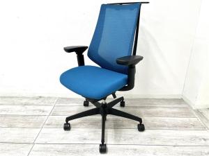 【定価約10万円】【様々な体系や姿勢にも柔軟にフィット！座り心地抜群のチェア入荷！】■コクヨ/デュオラ　■ブルー　■背尾もたれメッシュ　■可動肘 　■ハンガー付き