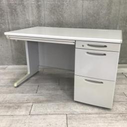 【オカムラの超定番シリーズ！袖一体型で書類をたっぷり収納可能！】■オカムラ （okamura）製 　SD-Vシリーズ　片袖机　W1200mm×D700mm　■シリンダー錠　■ライトグレー 【弊社使用欄：A01034974】
