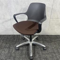 【待合や執務室、ご自宅にも◎！】関家具　ポゴチェア　昇降　オフィスチェア　パソコンチェア　自宅用チェア　ブラック　《オフィスバスターズ福岡博多店は、福岡を拠点として、日本全国へ中古オフィス用品・オフィス家具を提供しております》