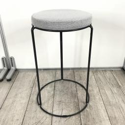 丸テーブルやミーティングテーブルに合わせて、おしゃれなリフレッシュスペースを演出！
■コクヨ/CK-750シリーズ/グレー　会議イス　ミドルハイタイプ　丸椅子　スツール