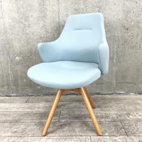 綺麗な状態｜オカムラ｜ライブス｜ショートアームスウィベルチェア｜②｜ オカムラ ライブス(Lives) ワークチェア ホワイトボディ