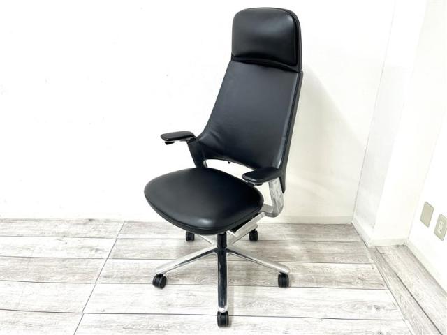 【定価約30万円】【高級感と重厚感のあるエグゼクティブチェア！】■イトーキ（ITOKI）　レオニス（LEONIS）　肘付ハイバック　■固定肘　■レザー　ヘッドレスト付　■ブラック