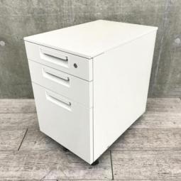 【デスクワゴン】【美品】【鍵付き】■プラス LEED　3段ワゴン　/　ホワイト　/　キャスター付き　/　　《オフィスバスターズ福岡博多店は、福岡を拠点として、日本全国へ中古オフィス用品・オフィス家具を提供しております》
