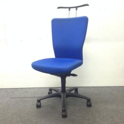 【限定1脚】【クレジット決済優先】【2025.09.25入荷予定】【ちょっとしたチェアの入替や買い増しにピッタリ！】　オカムラ製　カロッツァシリーズ　シンプルデザイン　ハンガー付　増員　買増　入替　レイアウト変更　オフィスバスターズ　梅田本店