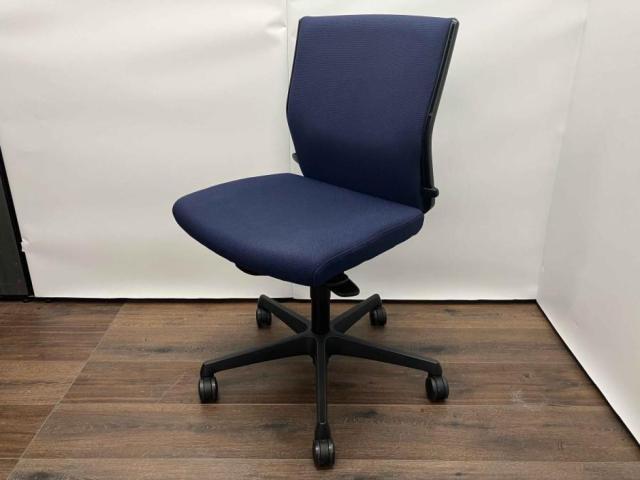 【中古】エスクード  オカムラ（okamura） 肘無ローバックチェア