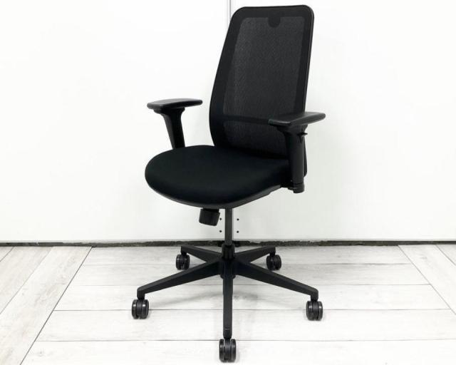 【中古】Personality  Steelcase（スチールケース） 肘付ハイバックチェア