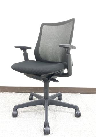 【中古】フルーエントチェア  オカムラ（okamura） 肘付ローバックチェア