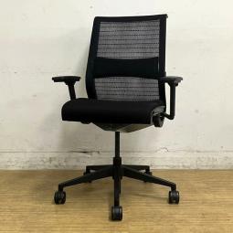 スチールケース（Steelcase）シンクチェア　固定肘　背：ブラック×座：ブラック　背メッシュ　ランバーサポート　事務用にも会議室用にもおすすめ