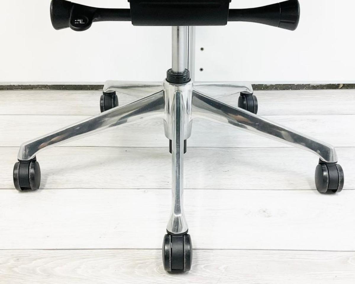 中古】シルフィーメッシュ オカムラ/okamura 肘付ハイバック