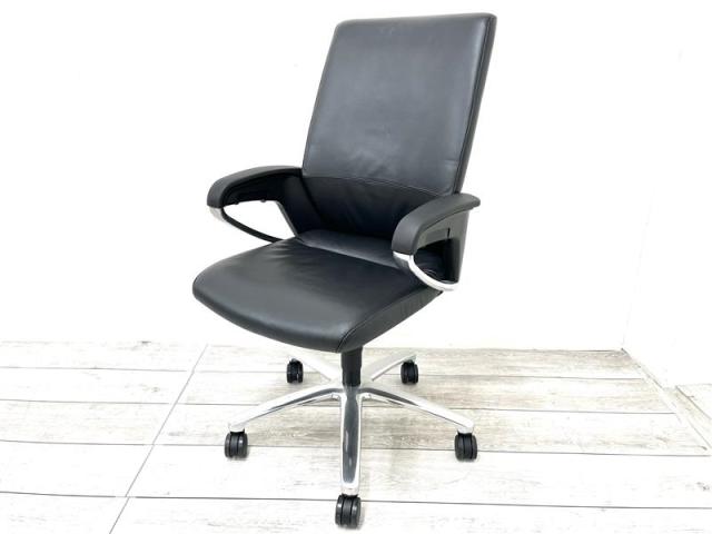 【定価約30万円】【マネジメントチェア！すべての機能を手元で調整可能な本革張り高級チェア！】■コクヨ(KOKUYO)製　フィロソフィーチェア　肘付ハイバックチェア　■ブラック　■サークル肘　 ■本革【エア調整式ランバーサポート付】