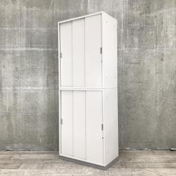 【幅800㎜】【3枚引き違い扉なので開閉スペースがいりません!省スペース化に貢献!】■イトーキ(ITOKI)製 シンライン(THIN LINE)シリーズ 上下引き違い書庫セット 3枚扉 ハイキャビネット ■ニューグレー ■シリンダー錠