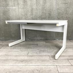 【在庫入替セール品】【広々としたワークスペースで使いやすい！】■ウチダ（UCHIDA）　アルプレスシリーズ（ALPLACE）　平机　W1400×D700×H720mm　引き出し付（1箇所）　■配線口　■ホワイト　■幕板無し 【弊社使用欄：A01014932】