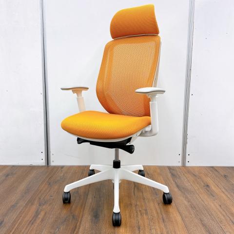 【明るくてかわいいお部屋におすすめ！！】オカムラ（okamura）シルフィチェア　メッシュ仕様　■色：オレンジ　エクストラハイバック　可動肘付き