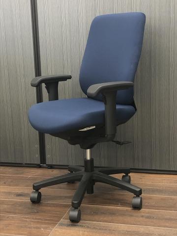 【中古】トルテR  イトーキ（ITOKI） 肘付ハイバックチェア