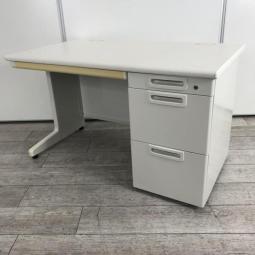 【在庫入替セール品】【収納とワークスペースの両立！定番サイズの幅1200㎜サイズ！】■プラス（PLUS）製　LAデスクシリーズ　片袖机　W1200×D700㎜　■ホワイト　■シリンダー錠　※日焼け有 【弊社使用欄：A01025903】