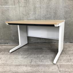 【在庫入替セール品】【安心の国内メーカー！コンパクトサイズの幅1100㎜のオフィスデスク！】 ■イトーキ（ITOKI）製　CZRシリーズ　平机　引き出し付き　■天板：木目ナチュラル × 本体ホワイト【弊社使用欄：A01031517】