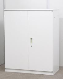 【ホワイトの観音開き書庫が入荷！(天板付き）】◆イトーキ/シンライン　白　キャビネット　A4　両開き　福岡　博多　天神　九州最大級《オフィスバスターズ福岡博多店は、福岡を拠点として、日本全国へ中古オフィス用品・オフィス家具を提供しております》