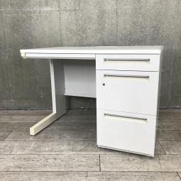 【在庫入替セール品】【幅1000㎜のでコンパクトなワークスペース！シャープなデザインで人気！】■ウチダ（UCHIDA）製　スカエナ（SCAENA）シリーズ　片袖机　幅1000mm　■ホワイト　■配線口 Sタイプ　■シリンダー錠【弊社使用欄：A01007165】【KN】