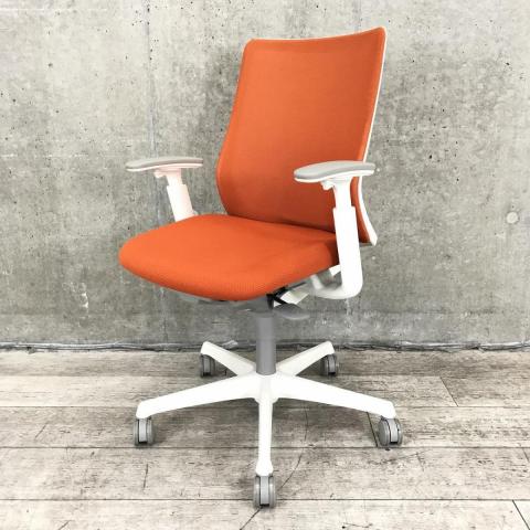 【中古】フルーエントチェア CB81WW　FKA8 オカムラ（okamura） 肘付ローバックチェア