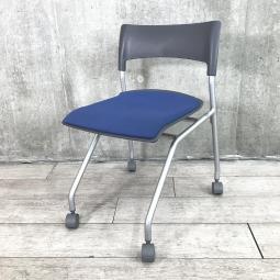 【関東倉庫在庫品】【折り畳んで収納！キャスター付で動作も楽々！】■コクヨ製　キャンパス　ネスティングチェア　■ブルー【弊社使用欄：A01003402】【ECBMC】
