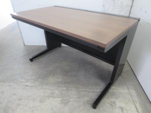 【在庫入替セール品!】【いま流行りのスタイリッシュな木目デザイン!】■オカムラ アドバンスシリーズ 平デスク W1200×D700×H720mm ブラウン天板/ブラック脚【Okamura ADVANCE】【ABW】