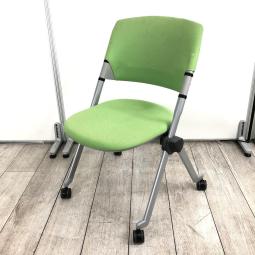 【折り畳んで横に重ねて収納可能！キャスター付きでスイスイ移動！】■オカムラ（okamura）製　リータ（LITA）　ネスティングチェア　ミーティングチェア　■グリーン　■キャスター付