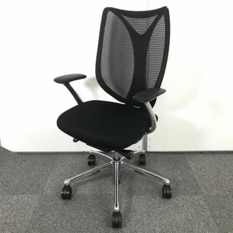 【10月初旬入荷予定！】【優れたデザイン性の高級チェア！リングフレームとメッシュが背中をやさしく受け止める！】■オカムラ　サブリナチェア (Sabrina)　ハイバック肘付き　■背面メッシュ　固定肘　■ブラック