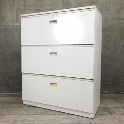【A01004354】【A4ファイルも沢山収納可能！ホワイトカラーの人気シリーズ３段ラテラル書庫！】■イトーキ（ITOKI）製　シンライン (THIN LINE)　3段ラテラル書庫　ローキャビネット　■ホワイト　■シリンダー錠　■天板付【IB】