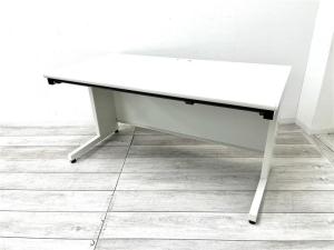 【在庫入替セール品！】横幅1400ｍｍサイズの人気商品！定番で比較的安価な平机が入荷！
■プラス/フラットライン/ホワイト