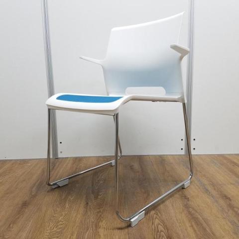 【新古】カラベル  コクヨ（KOKUYO） スタッキングチェア