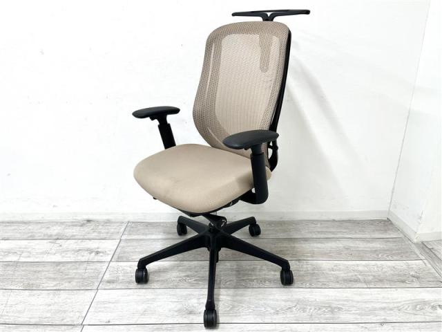 【定価約13万円】】【オカムラ製品で最も人気を集める高機能メッシュチェア!】■オカムラ(okamura)製 シルフィ(Sylphy) 肘付き ハイバック 背面メッシュ ■可動肘 ■ベージュ ■ハンガー付き