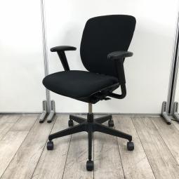 【一人ひとりにマッチする座り心地！ミドルクラスの定番チェア！】/オススメ(おすすめ) /人気商品【弊社使用欄：A01024575】■肘付き　ローバック　可動肘　ランバーサポート付き　ブラック/イトーキ/プラオ