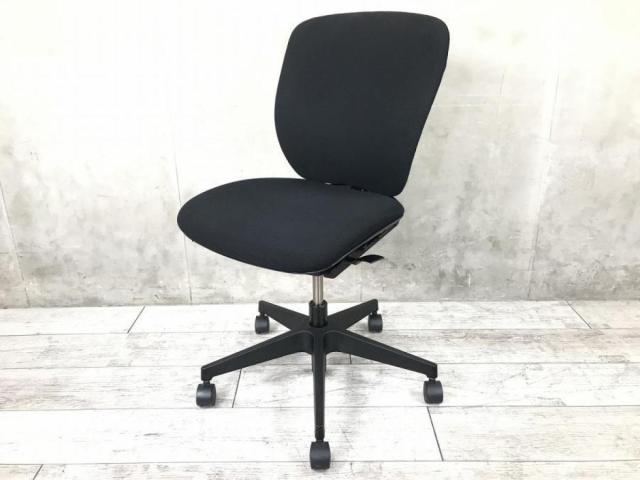 【中古】プラオチェア  イトーキ（ITOKI） 肘無ローバックチェア