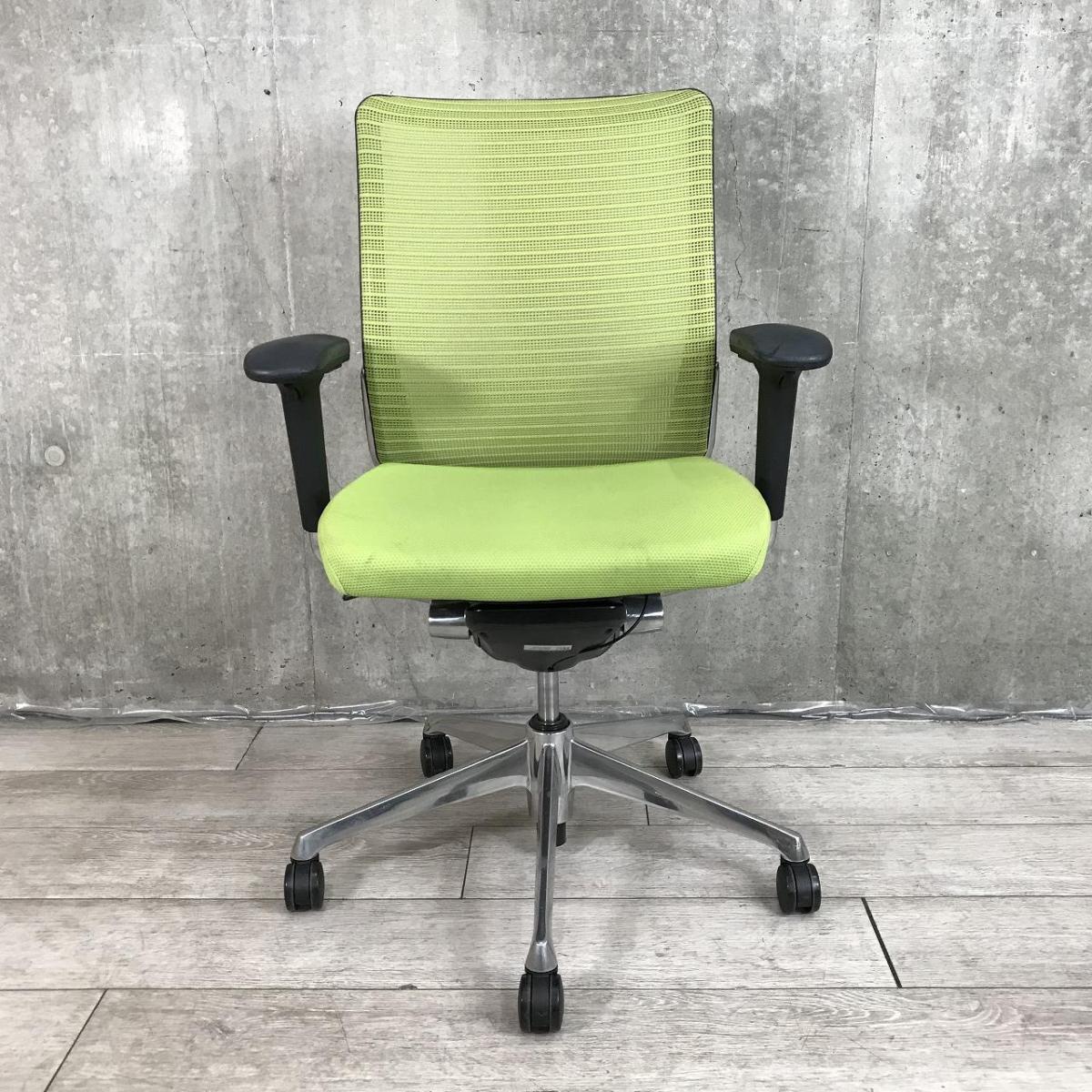 【どんな空間にも調和するデザインと最上級の操作性！】■オカムラ　コーラルチェア　可動肘付き　背面メッシュ　■ライムグリーン×ブラックシェル★【在庫入替セール品！】
                        コーラルメッシュ
                                    中古
            