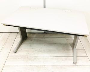 【コストパフォーマンス抜群のビジネスデスク！】 ■イトーキ　シーゼットシリーズ　平デスク　W1200×D700×H700mm　■このサイズが使いやすい！【ITOKI　CZデスク】