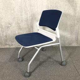 【キャスター付きで使いやすい！ミーティングに最適！】■ウチダ（UCHIDA）製　MF-180シリーズ　ネスティングチェア　ミーティングチェア　■キャスター付き　■ブルー×ホワイトシェル