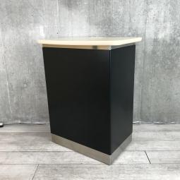 【エントランスでのご利用にオススメ！】■オカムラ製　インフォメーションカウンター　木目天板 / ブラック　■オフィスの顔としてふさわしいスタイリッシュなデザイン！【無人受付電話台】【ABW】