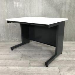 【W1000のデスクが大量入荷！】◆プラス/フラットライン　黒脚　まとめ買い　増員　揃い　机　格安　福岡　博多　天神　九州最大級《オフィスバスターズ福岡博多店は、福岡を拠点として、日本全国へ中古オフィス用品・オフィス家具を提供しております》