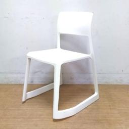 vitra（ヴィトラ）/TipTon（ティプトン）　カラー：ホワイト　スタッキング可能　デザイン：バーバー・オズガビー【デザイナーズ家具】