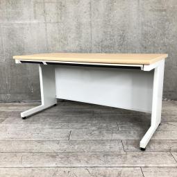 【定価約5万円】【作業効率アップにおすすめ！広々幅1400㎜サイズの平机！】■プラス（PLUS）製　フラットラインシリーズ　平机　引き出し付き　■1400×D700×H700㎜　■木目調ナチュラル天板　本体 ホワイト 【弊社使用欄：A01032324】【KN】