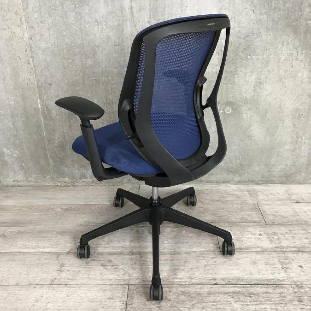 av　オカムラ　シルフィーチェア　ローバック　固定肘　前傾機能　メッシュ　中古品 中古】シルフィーメッシュ オカムラ/okamura 肘付ローバック