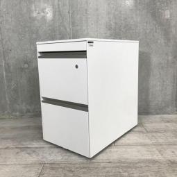 【シャープなデザイン！平机・フリーアドレスデスクのお供に！】■イトーキ（ITOKI）製　インクルード (IncLude)　フリアド用ワゴン　3段ワゴン　H640mm　■ホワイト　■シリンダー錠 在庫入替