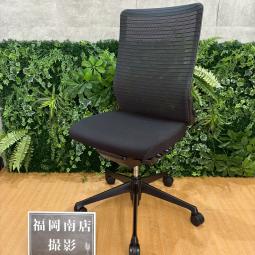★美品;2019年製★《9-10月 在庫入替セール品 26/⑤》 オカムラ製のオフィスチェア(事務椅子)【コーラル/肘無】が値下げされました！　＊良品を格安で！「オフィスバスターズ福岡南店」は、福岡を拠点として、全国へ中古オフィス用品・オフィス家具を提供しております。