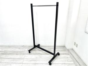 【定価約3万円】【冬や秋に大活躍！アウターや衣類の収納に便利なコートハンガー！】■コートハンガー　■キャスター付き　■鉄棒型