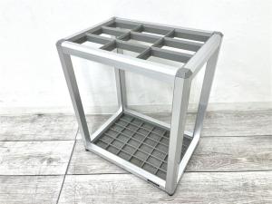 【定価約4万円】【あると便利な傘立て！9つのますに区切られているため傘を切れに収納可能！】■オカムラ/L975シリーズ　■シルバー　■収納数役18本　■傘立て